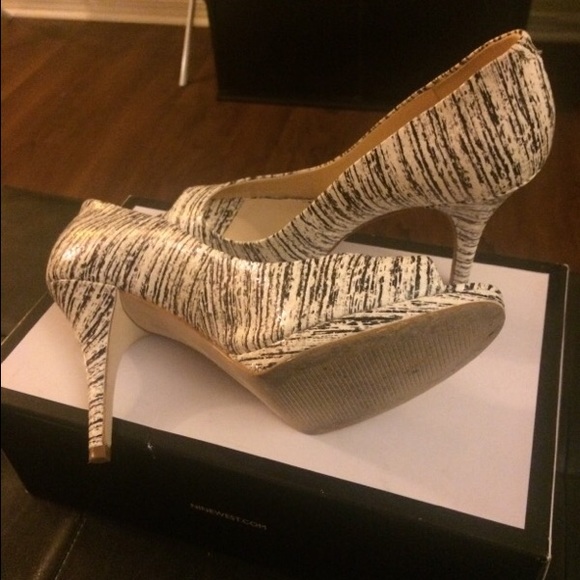 Nine West Black and White Peep Toes Pumps - Picture 2 of 2