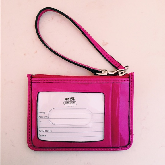 COACH ll Wristlet (NWT)