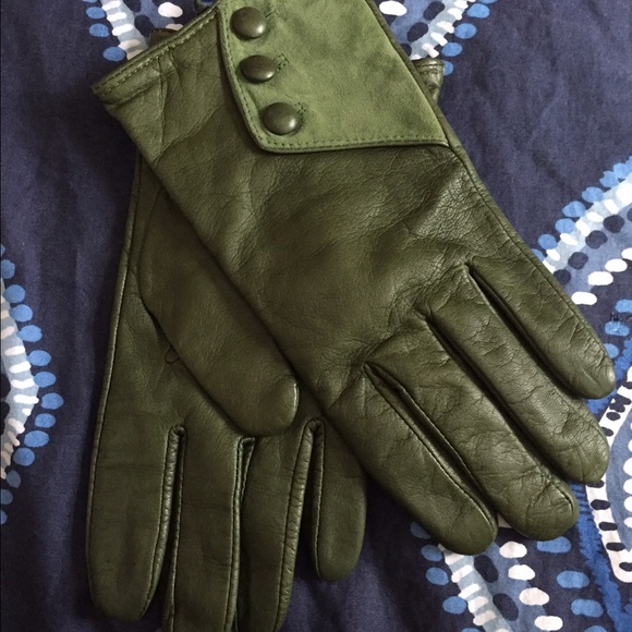 Leather Green Gloves