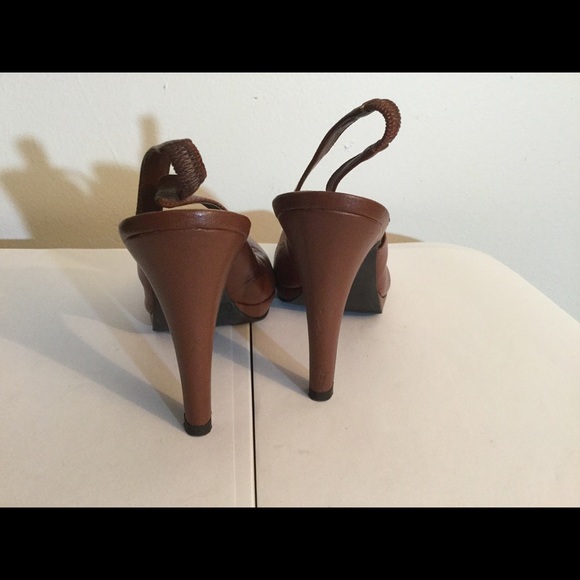 BCBG Paris Brown Leather slingback Size 6B - Picture 3 of 3