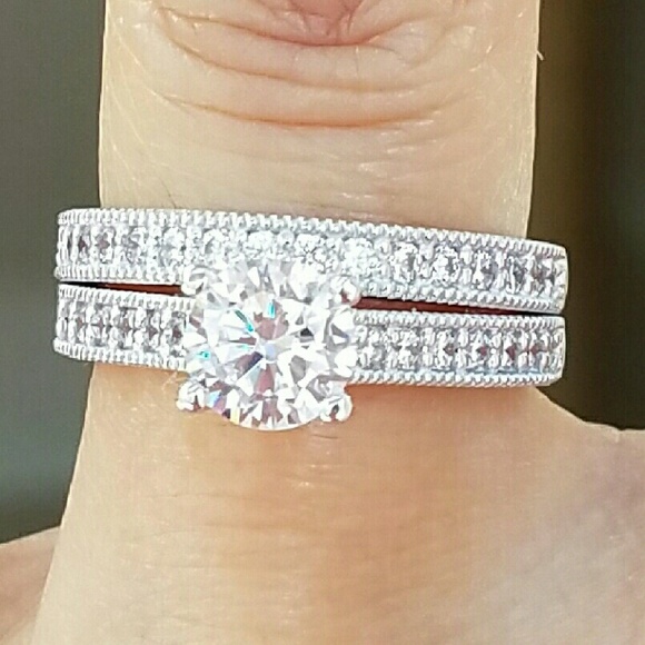 14k Solid Real white gold 2pc engagement ring - Picture 4 of 17