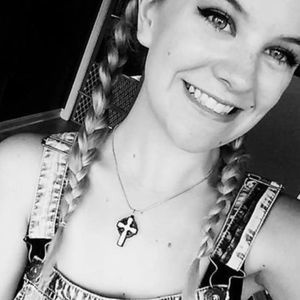 Meet your Posher, Olivia