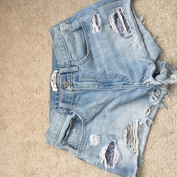 Hollister high rise shorts!