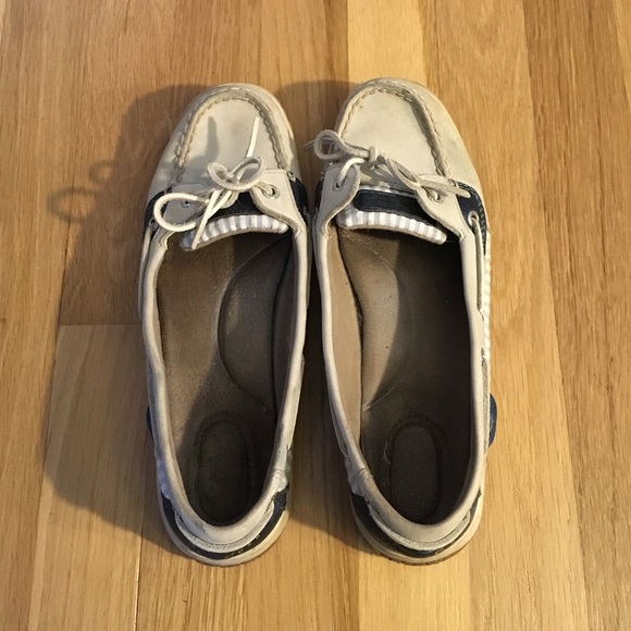 Women's 8.5 Blue and White Striped Sperrys