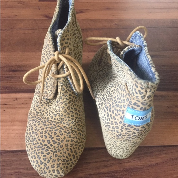 Toms Desert Edge Booties in Cheetah •Size 9• EUC