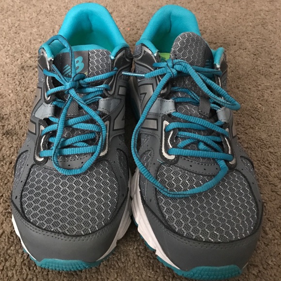 Size 9 NWOT new balance shoes