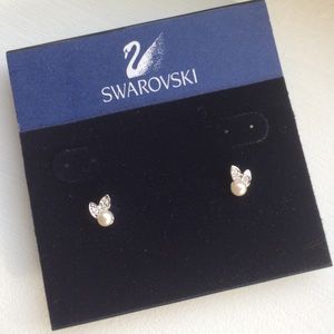 Swarovski pearl studs