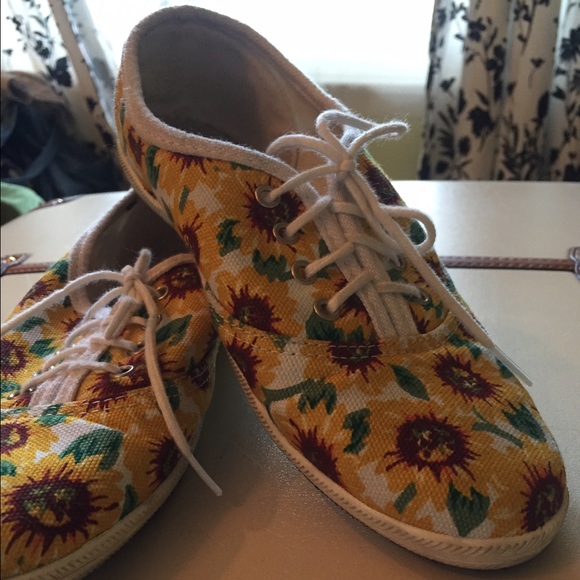 American Apparel Sunflower Shoes