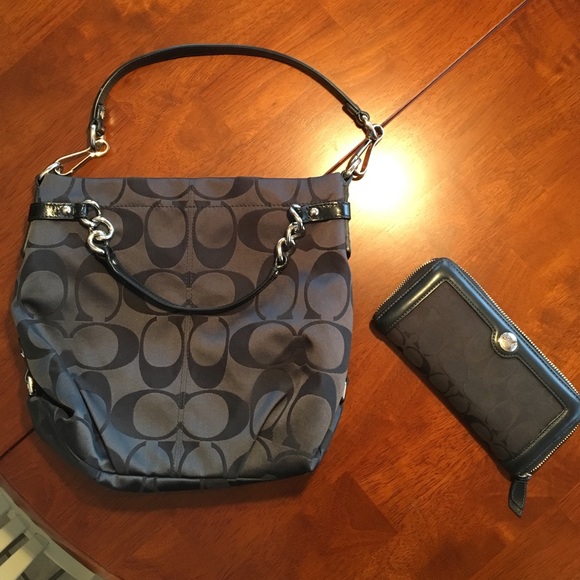 Black COACH Purse & Wallet. Excellent condition!