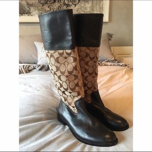 Coach Chrissy signature boots size 8