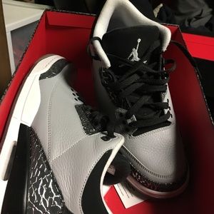 Wolf gray Jordan 3s