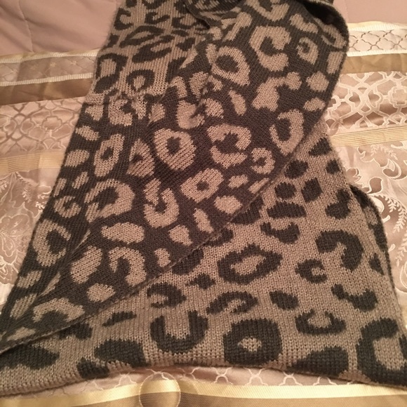 Animal Print Infinity Scarf - Picture 2 of 3
