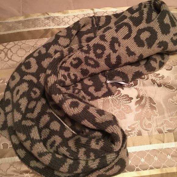 Animal Print Infinity Scarf - Picture 3 of 3