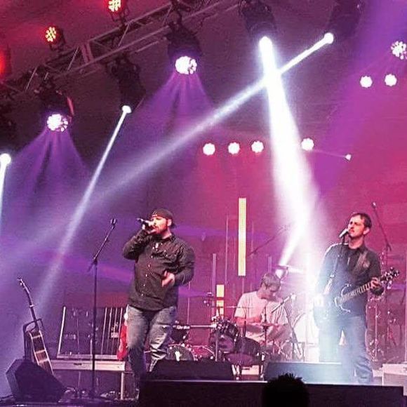 Meet your Posher, Sidelinez - Picture 1 of 1