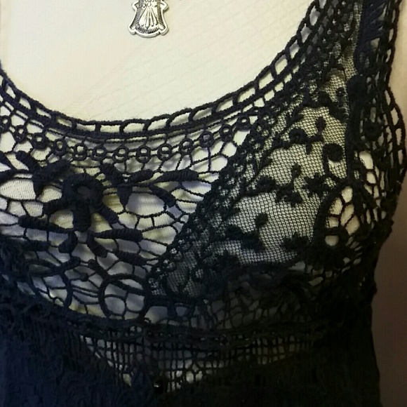 Crochet and sheer tank - Picture 2 of 4