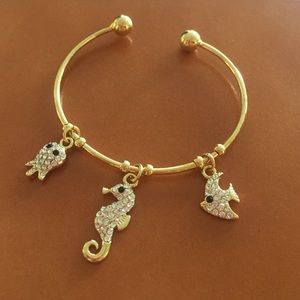 Bangle bracelet