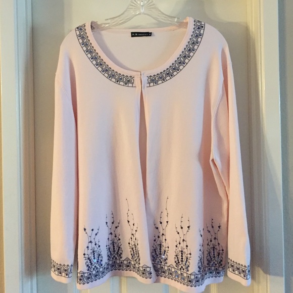 Dressy sweater with embroidery and sequins size 1X