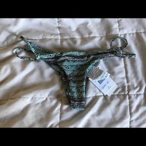 NWT Volcom bikini bottoms Sz: S