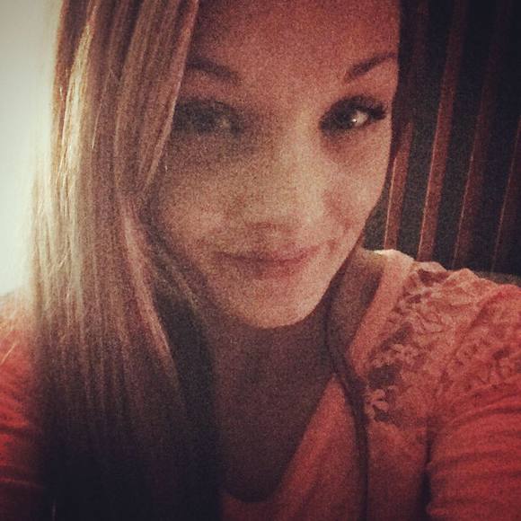 Meet your Posher, Amanda - Picture 1 of 1