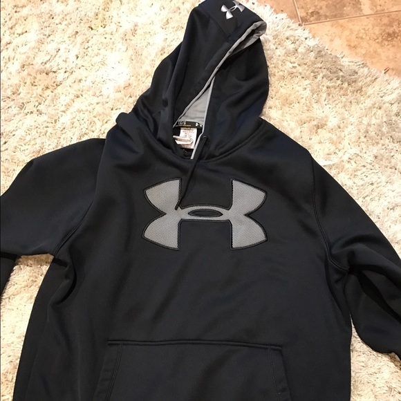 Black under armour hoodie