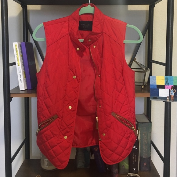 Red quilted Zara vest XS