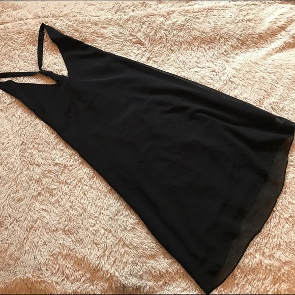 Loose Fitting Black Backless Dress