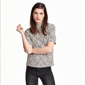 STATEMENT Graphic Print Knit Top