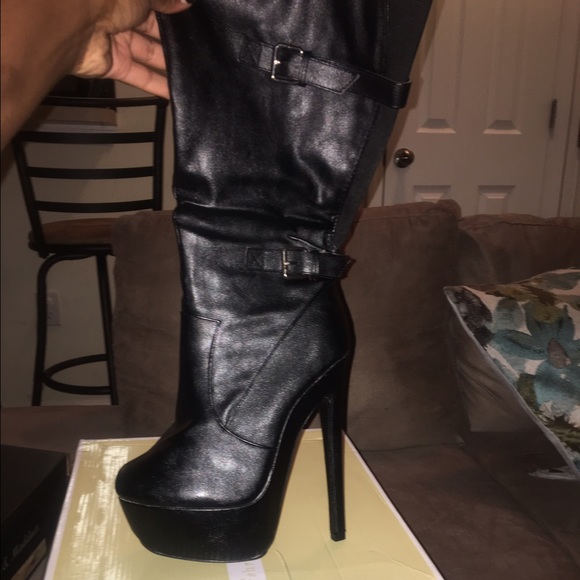 Black Leather Boots 💃🏽❤
