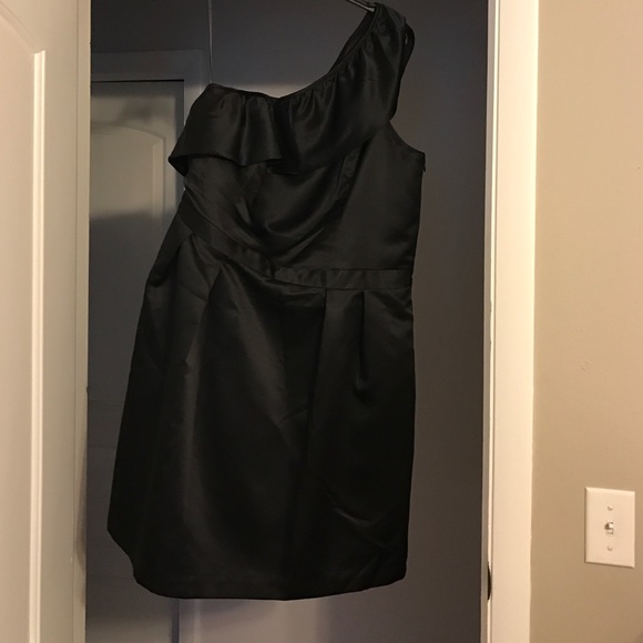 Thread Black Dress. Size 18. Off Shoulder. - Picture 1 of 3