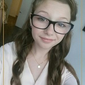 Meet your Posher, Hailey