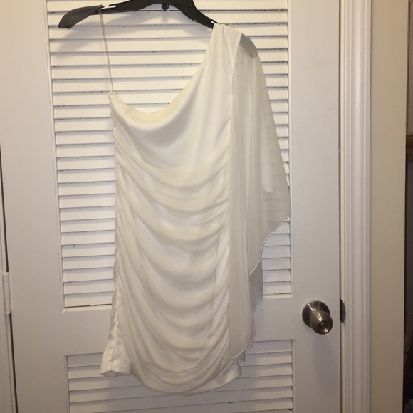 One shoulder winged dress