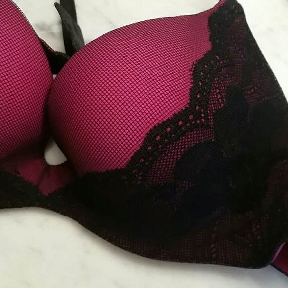 Victoria Secret very sexy push up bra - Picture 2 of 4