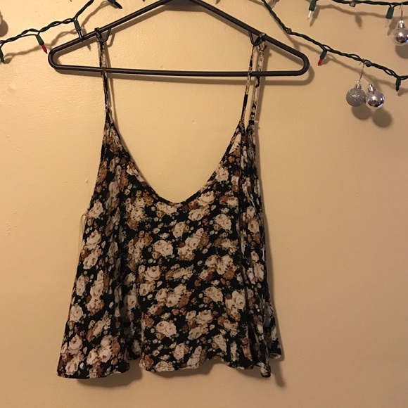 A crop top - Picture 1 of 2