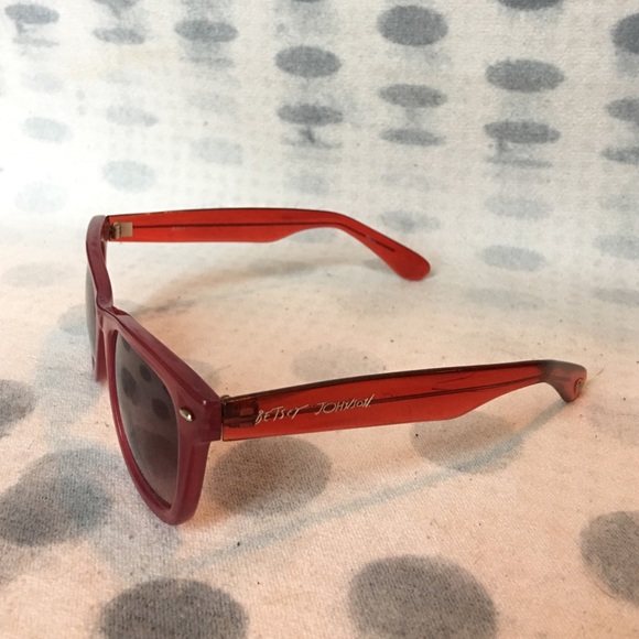 Betsy Johnson sunglasses 😎