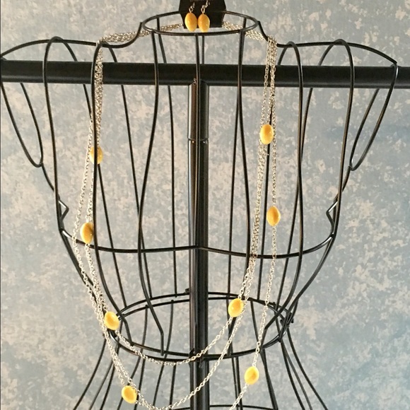 Paparazzi necklace and earrings with yellow beads