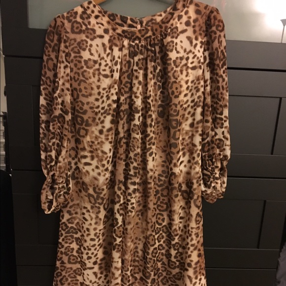 Eva Mendes Leopard Dress. Super fashionable !