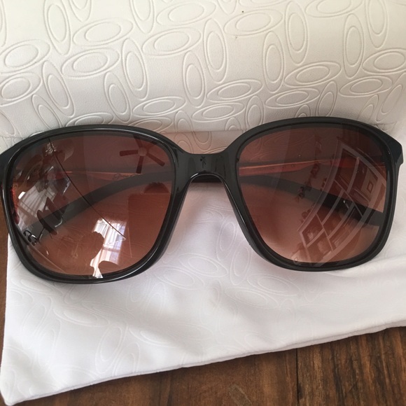 Oakley Sunglasses Game Changer - Picture 1 of 4