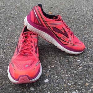 Brooks Transcend running shoes