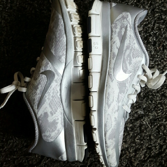 Nike free 5.0 leopard design - Picture 4 of 4