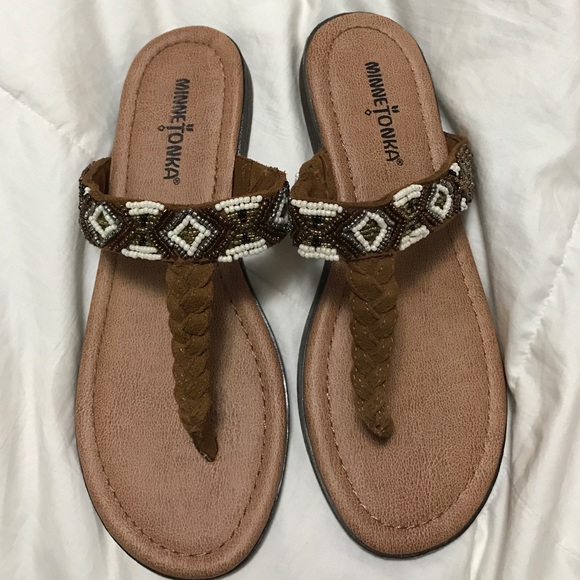 MINNETONKA nwot sandals