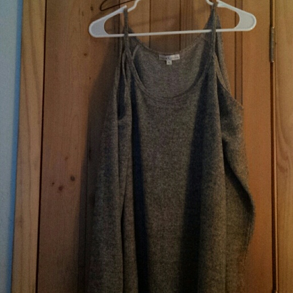 Very soft, cold shoulder shirt