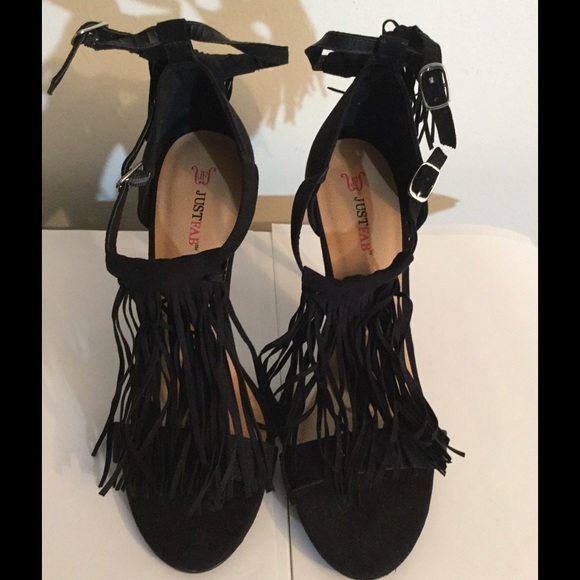 JustFab KORA Black Fringe Suede Heels Sz 7.5 - Picture 2 of 4