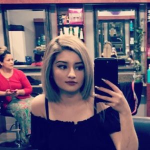 Meet your Posher, Yesenia