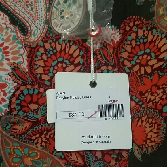 Dresses never worn! - Picture 3 of 3