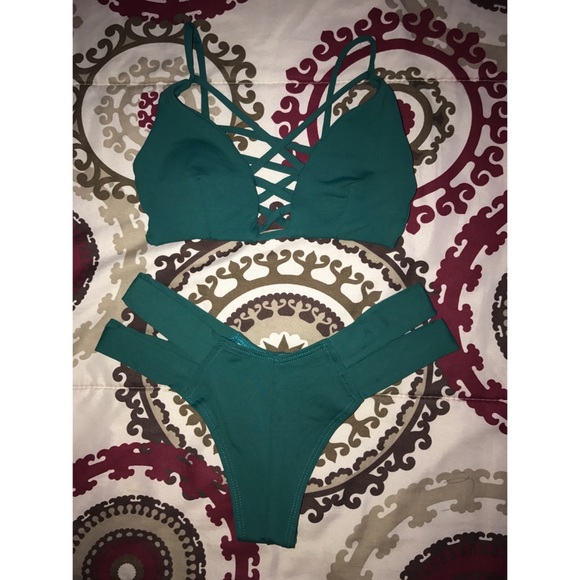 Montce swim emerald cage  bikini TOP size xs