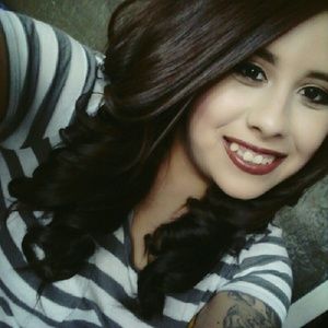 Meet your Posher, Vanessa
