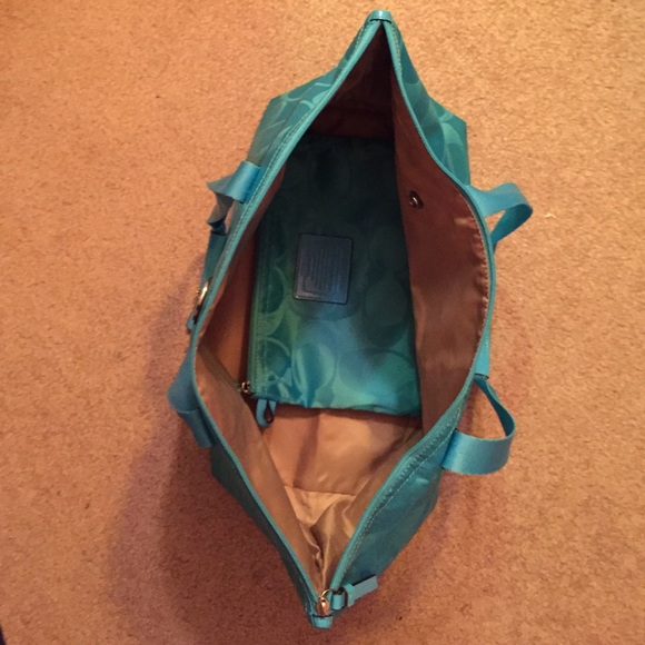 Coach tote with matching hand bag - Picture 4 of 4