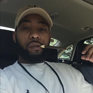 Meet your Posher, Deandre