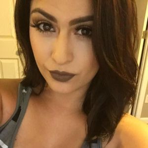 Meet your Posher, Elisa