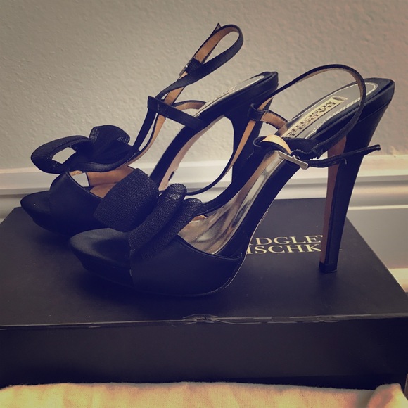 Badgley Mischka Black Sandal with Bow